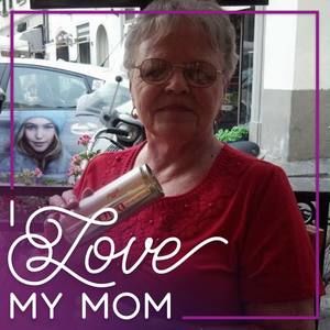 Meet your Posher, Debbie